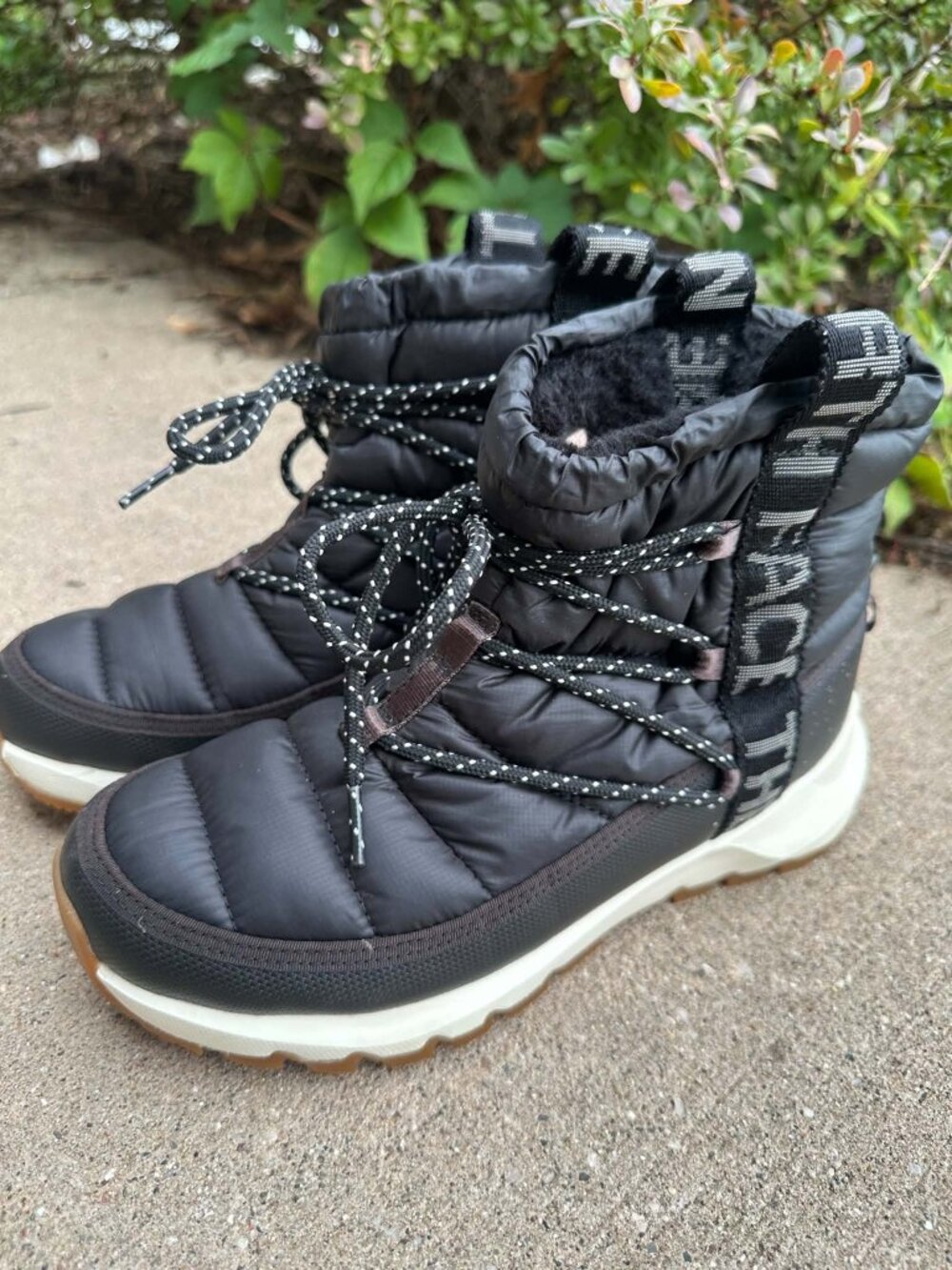 Like New Women's ThermoBall™ Waterproof North Face Boot Size 7